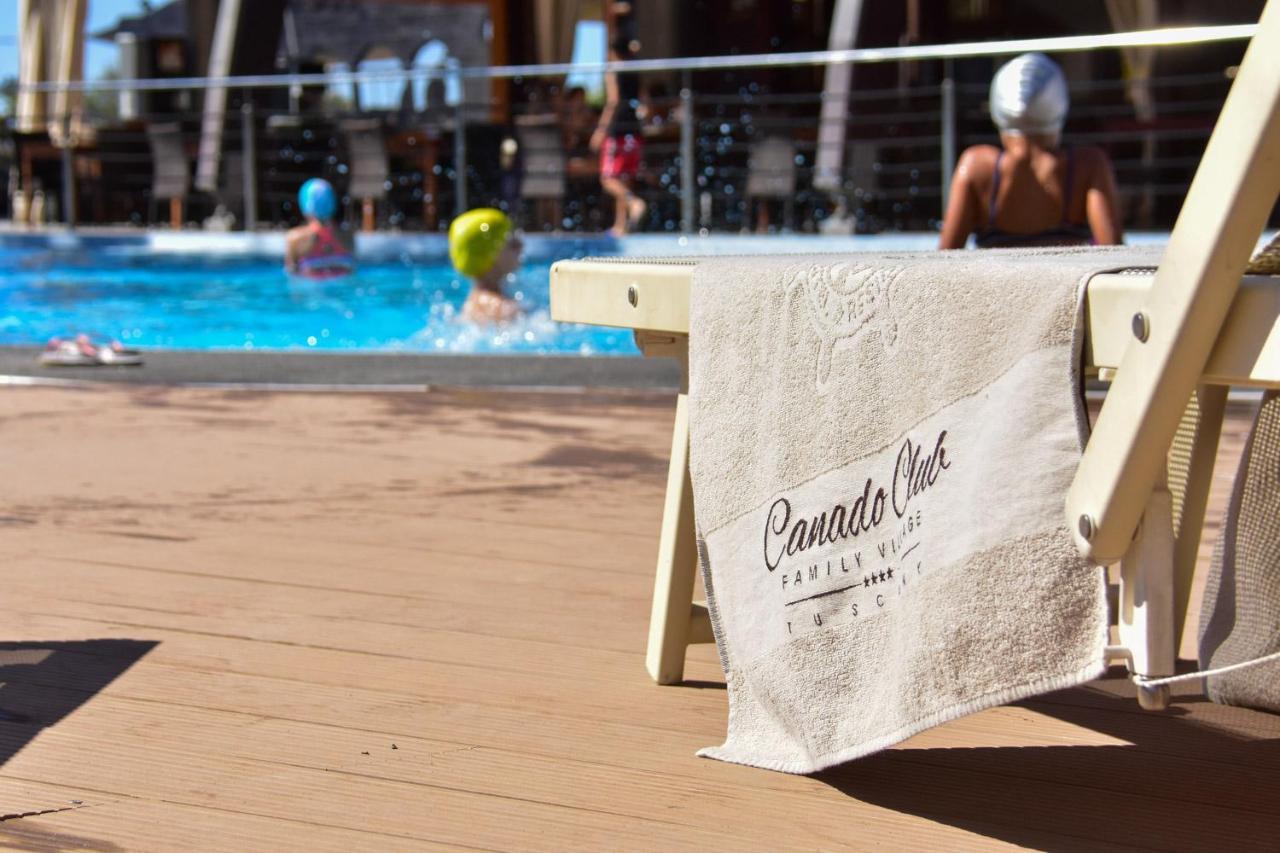 Canado Club Family Village マリーナ・ディ・カスタニェート・カルドゥッチ エクステリア 写真